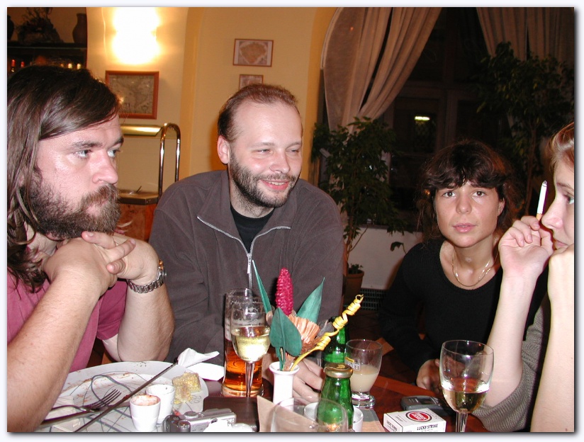 801x600 pixels (199K)